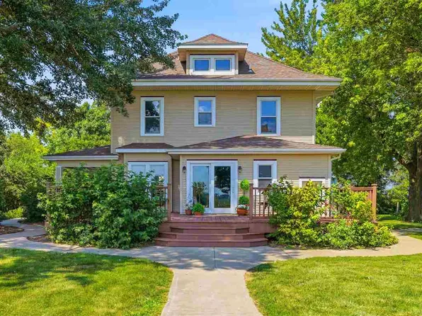 3119 320th St, Wellman, IA 52356