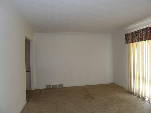 2nd image of 7100 Hazelwood