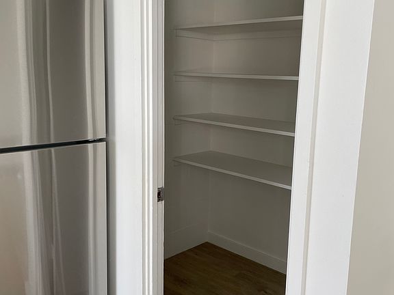 4th image of 1509 Liholiho St #203