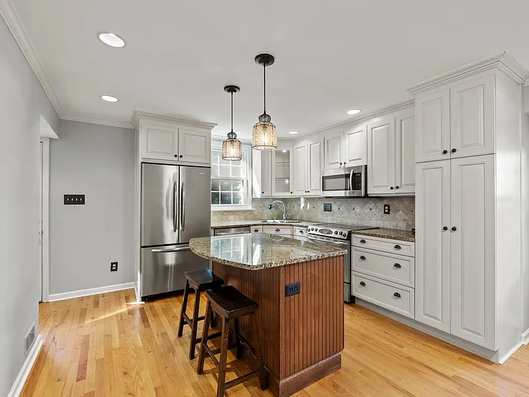 181 Amazon Pl — Photo 6