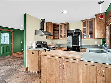 506 S Poplar St — Photo 11