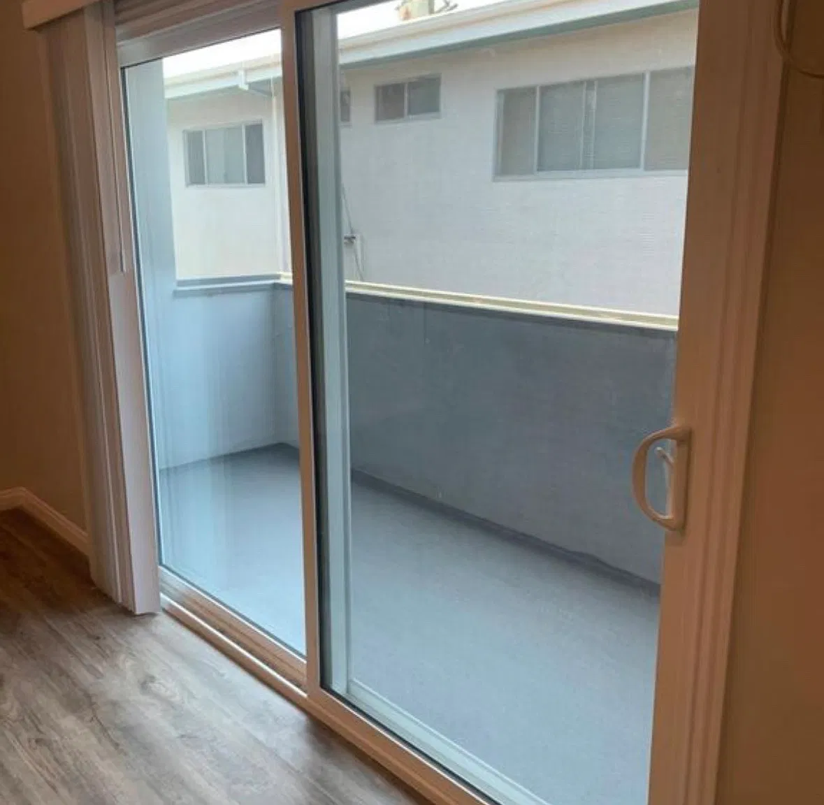 1 bed, 950 sqft, $2,898 — Photo 3