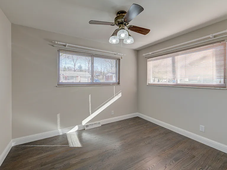 16 Fircrest Ln — Photo 11