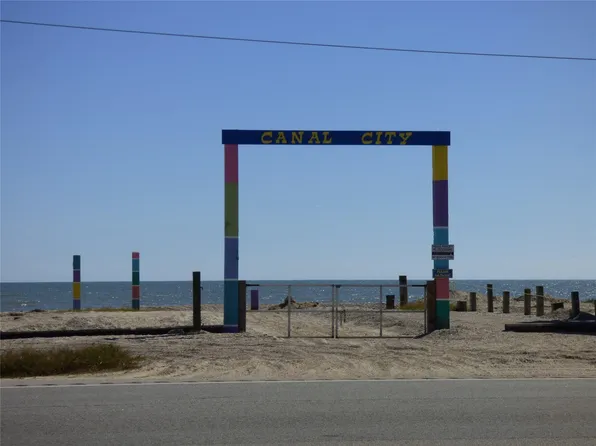 1105 Van Zant, Gilchrist, TX 77617