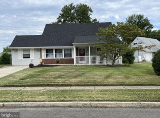 2 Village Pass, Levittown, PA 19054