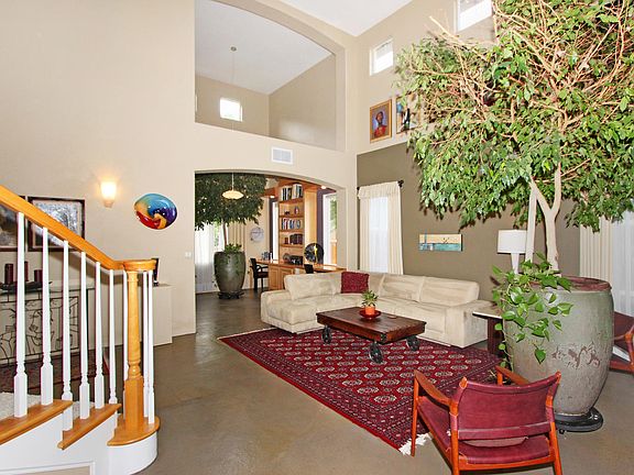 4th image of 4420 Vivien Way