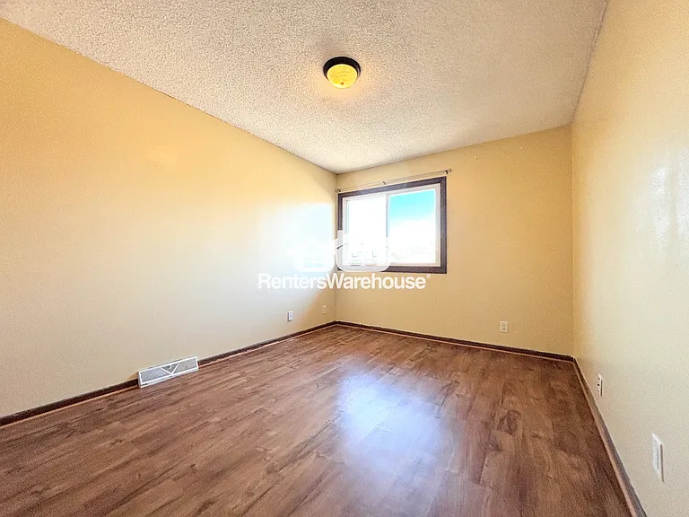 4541 50th St — Photo 16