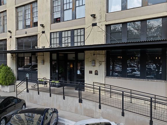 2nd image of 1122 Jackson St APT 313