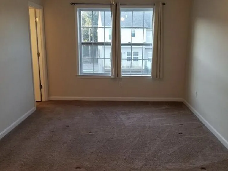 707 Blossom Dr — Photo 10