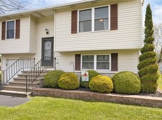 83 Ripplebrook Ln, Minoa, NY 13116