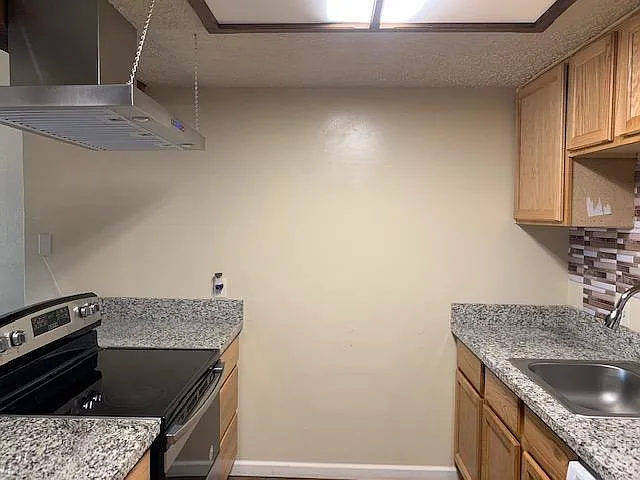 5844 Palm Ave — Photo 11