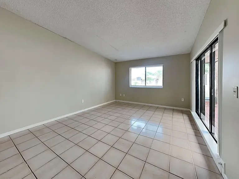 11225 SW 117th Ct — Photo 4