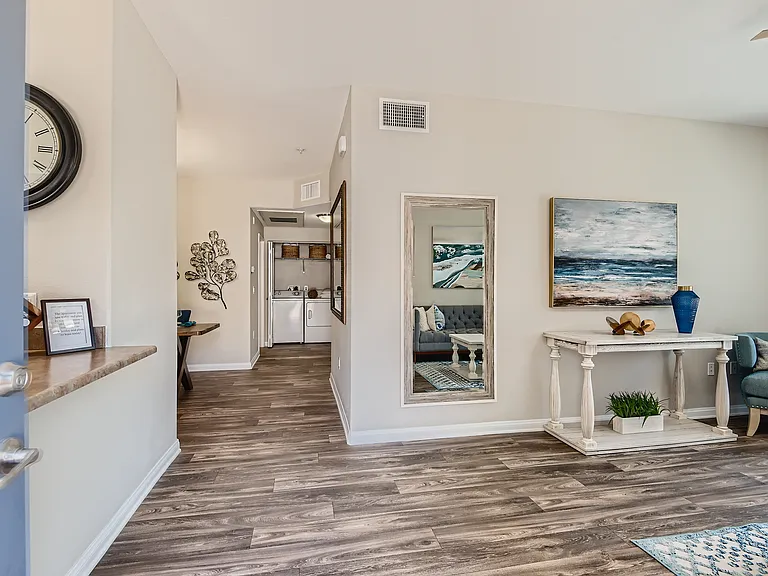 Santa Rosa Apartments — Photo 3