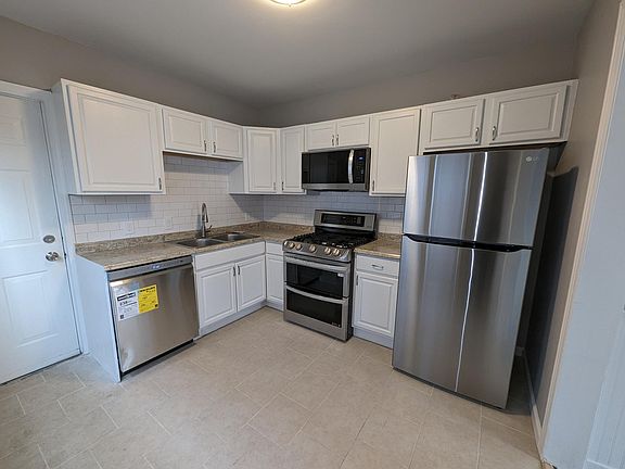 4th image of 3544 Seymour Ave