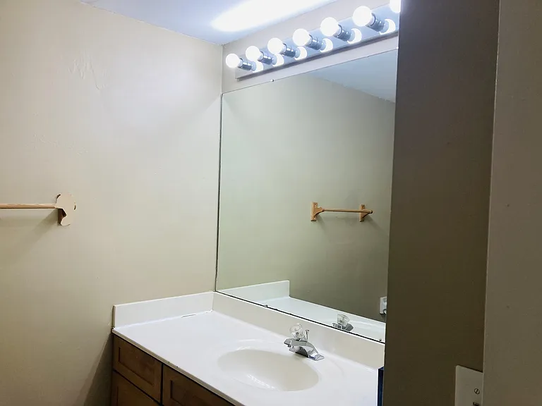 1680 Summit St #2A — Photo 6