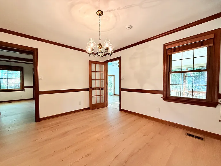 305 Melanie Ln — Photo 10
