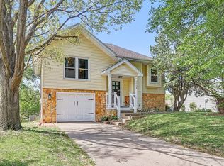 5008 Westwood Dr, West Des Moines, IA 50265