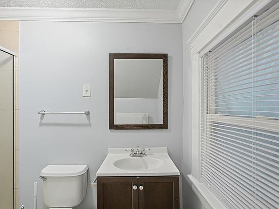 5th image of 1914 Barnard St APT A