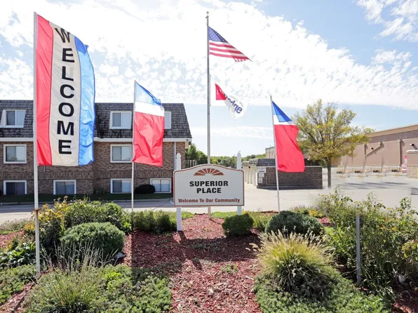 Superior Place Apartments