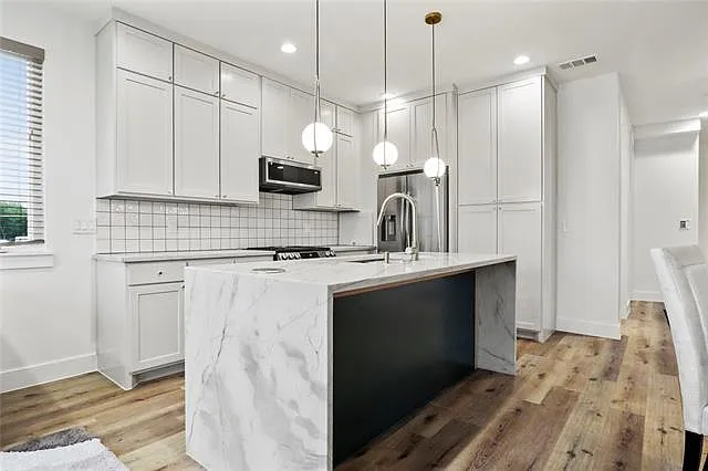183 S Prairie Ave — Photo 4