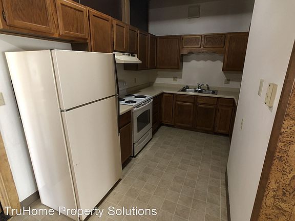 4th image of 224 Halsey St APT 2