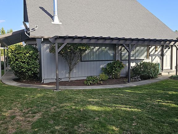 2nd image of 1905 Colorado Ln
