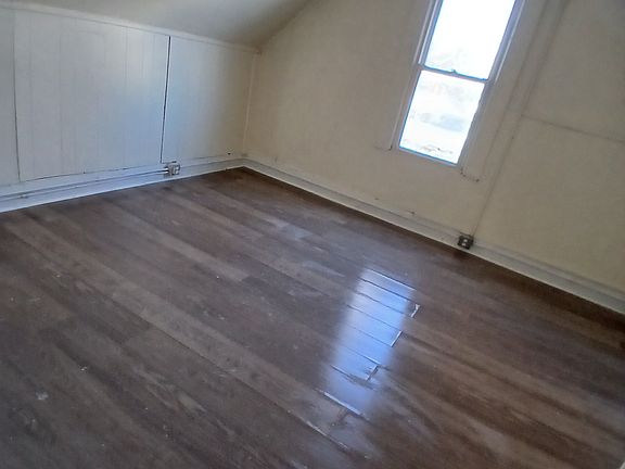 5th image of 725 E Columbia St