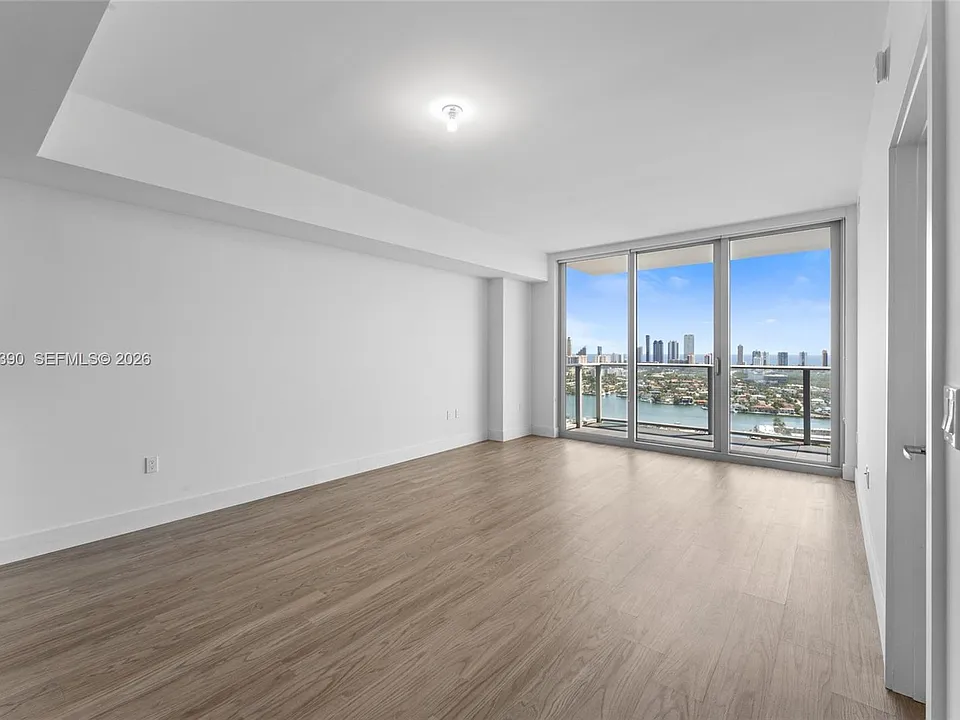 16385 Biscayne Blvd #3120