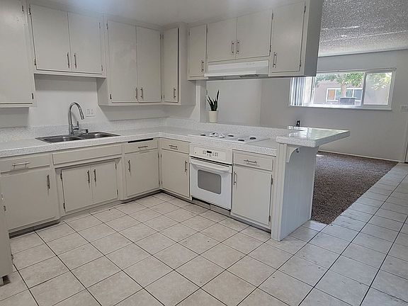 2nd image of 930 Stillman Ave #E