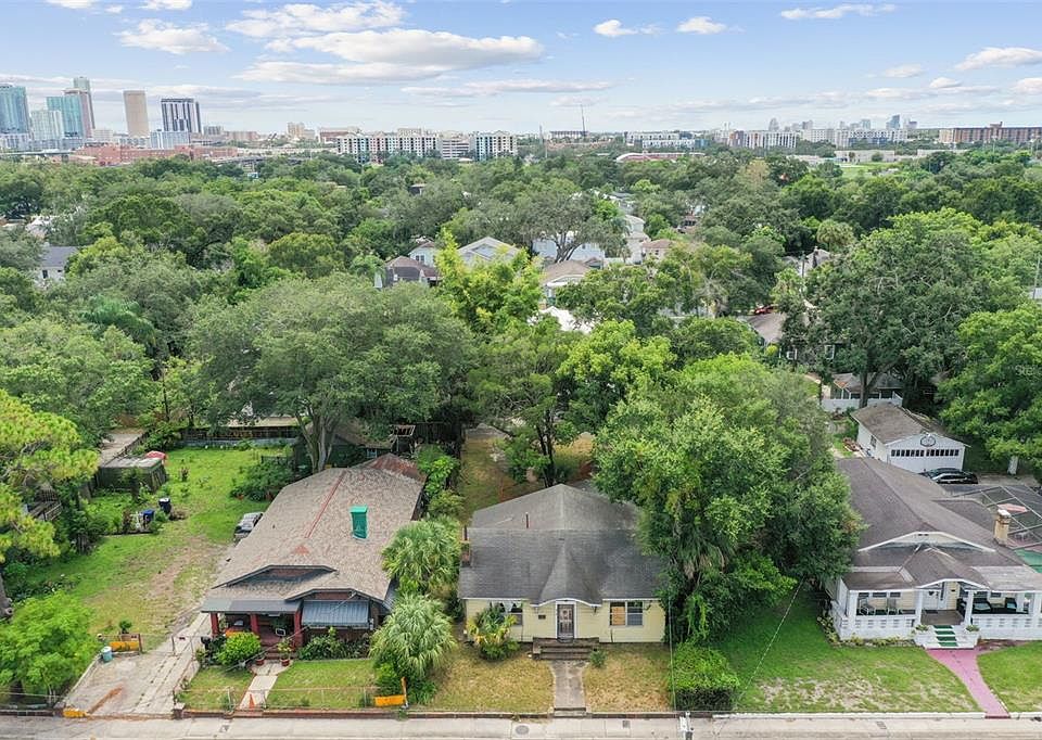 1st image of 814 W COLUMBUS DRIVE