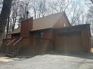 170 Spring Dr, Dingmans Ferry, PA 18328