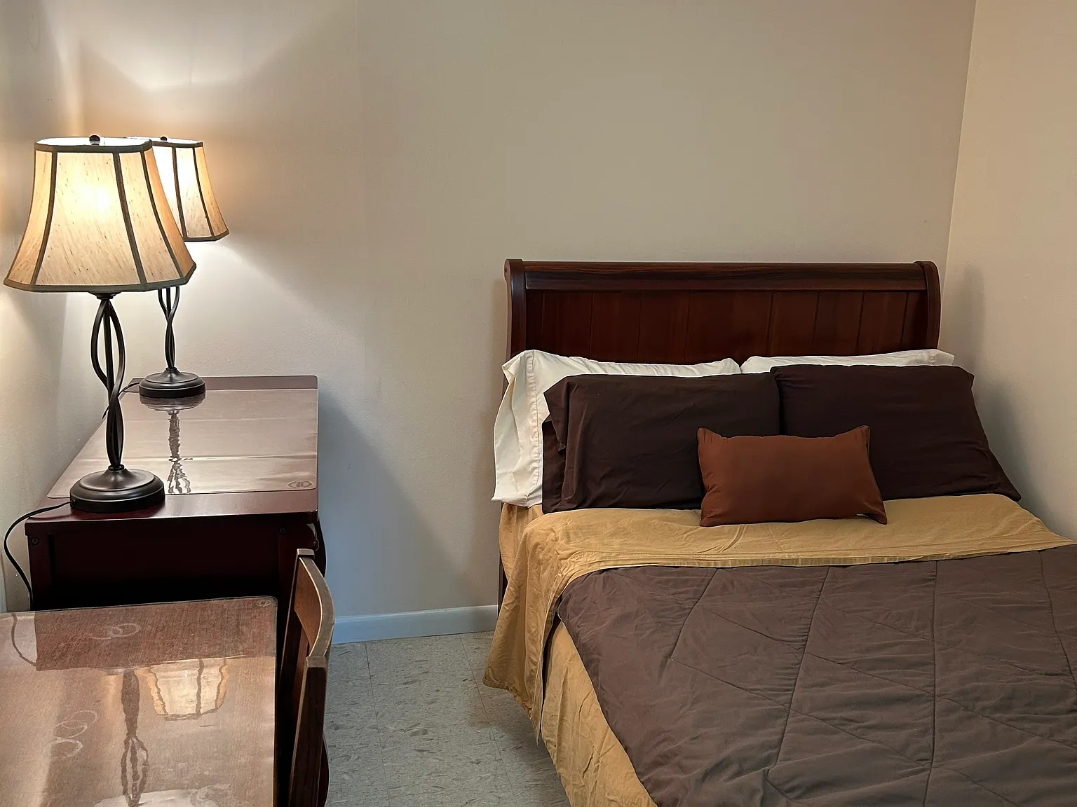 3 bed, 1000 sqft, $1,000 — Photo 3