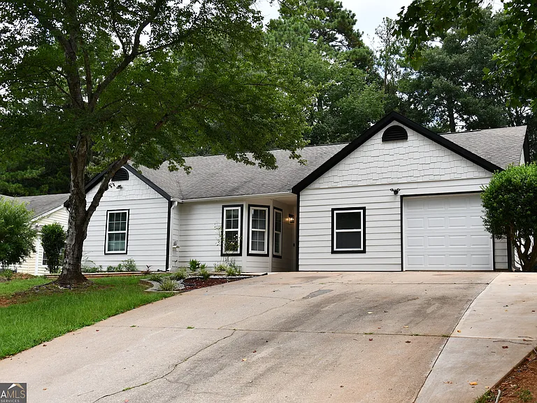 5932 Homestead Cir — Photo 2
