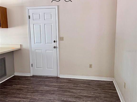 5th image of 329 NW 48th Blvd