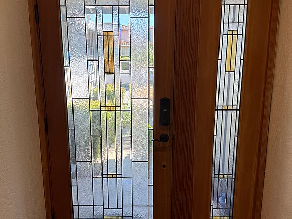 3rd image of 5571 Castle Glen Ave