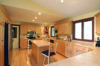 3rd image of 20200 Hillside Dr