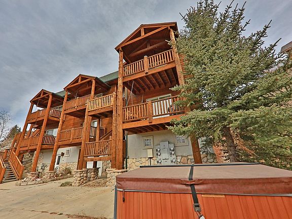 2nd image of 186 Hi Country Dr #202