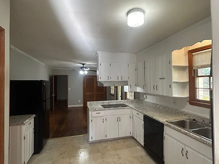 2221 Hooklawn Dr — Photo 9