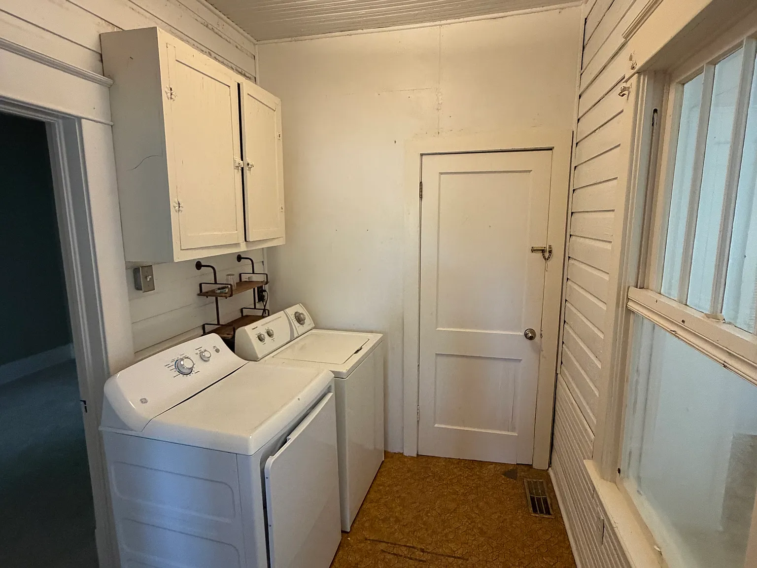2 bed, 1800 sqft, $1,700 — Photo 4