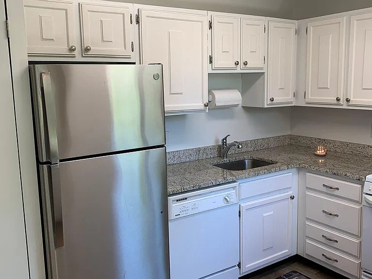 11 Greenbriar Dr — Photo 16