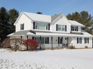 N6286 Woodland Meadows Dr, Sheboygan, WI 53083