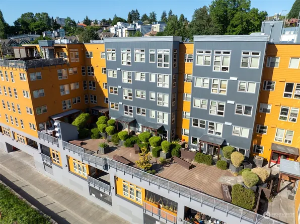 827 Hiawatha Place S #312, Seattle, WA 98144