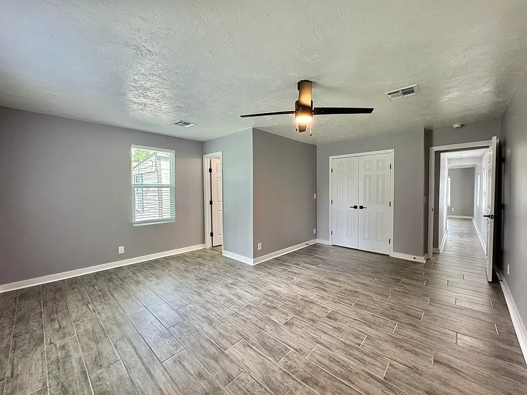 2144 Westchester Dr — Photo 33