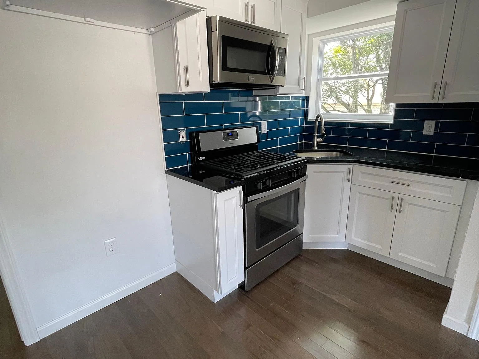 152 Sherman Ave — Photo 4