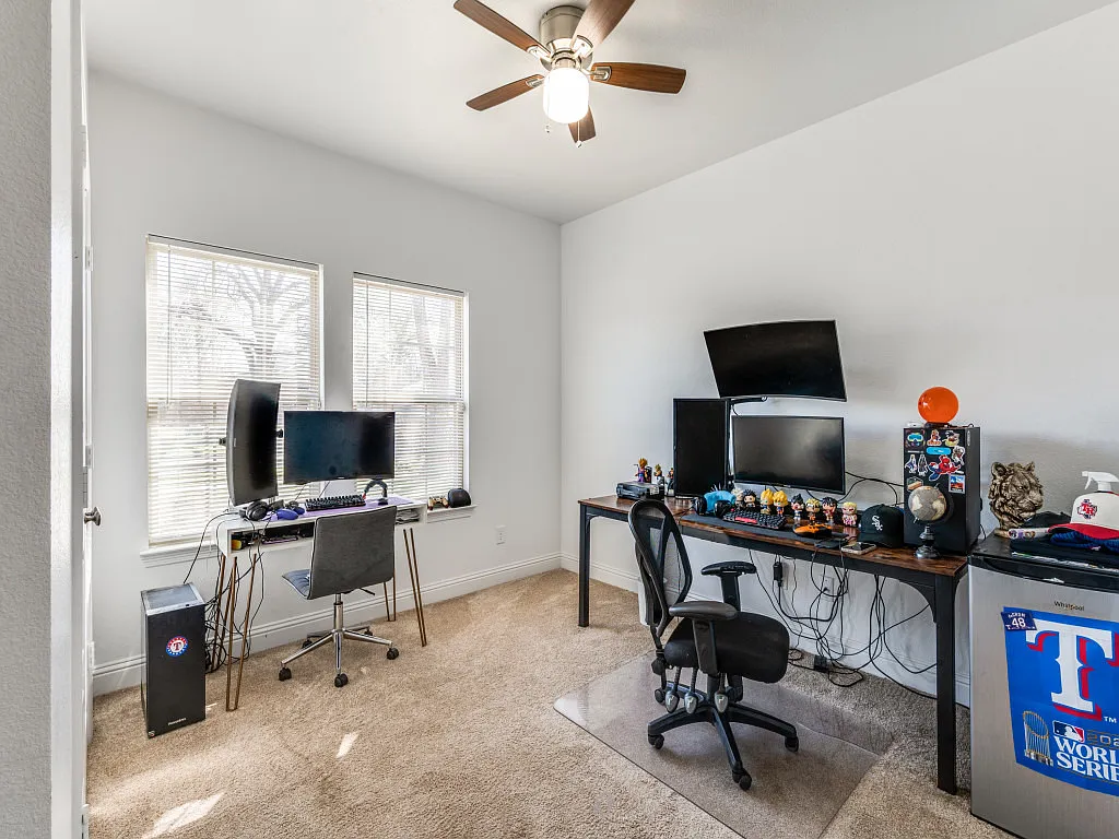 3 bed, 1563 sqft, $2,000 — Photo 3