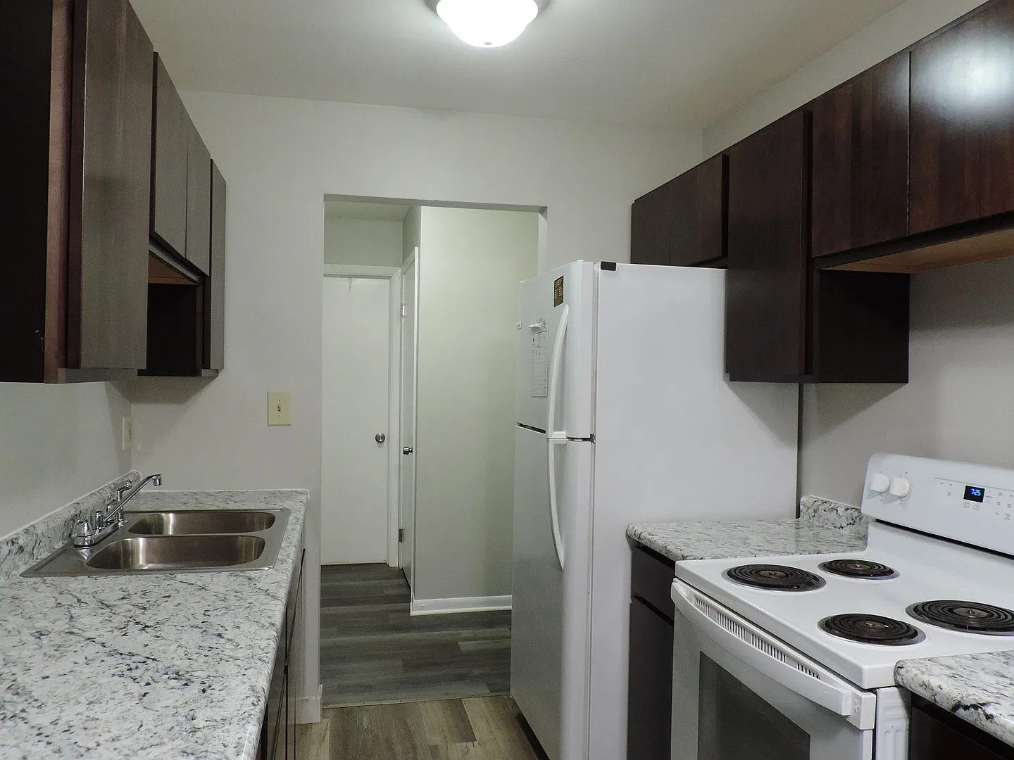 1 bed, 725 sqft, $1,600 — Photo 4