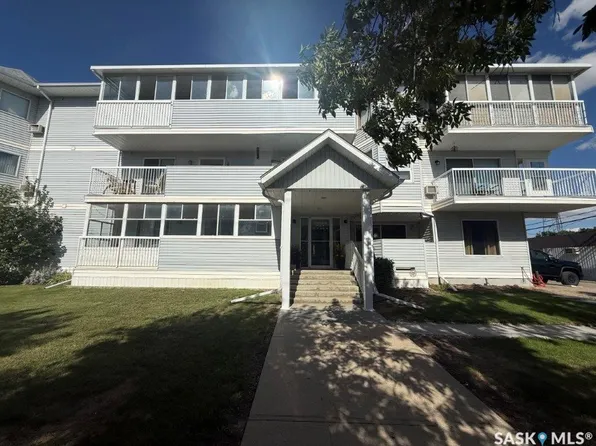 119 4th Avenue W #8, Kindersley, SK S0L 1S0