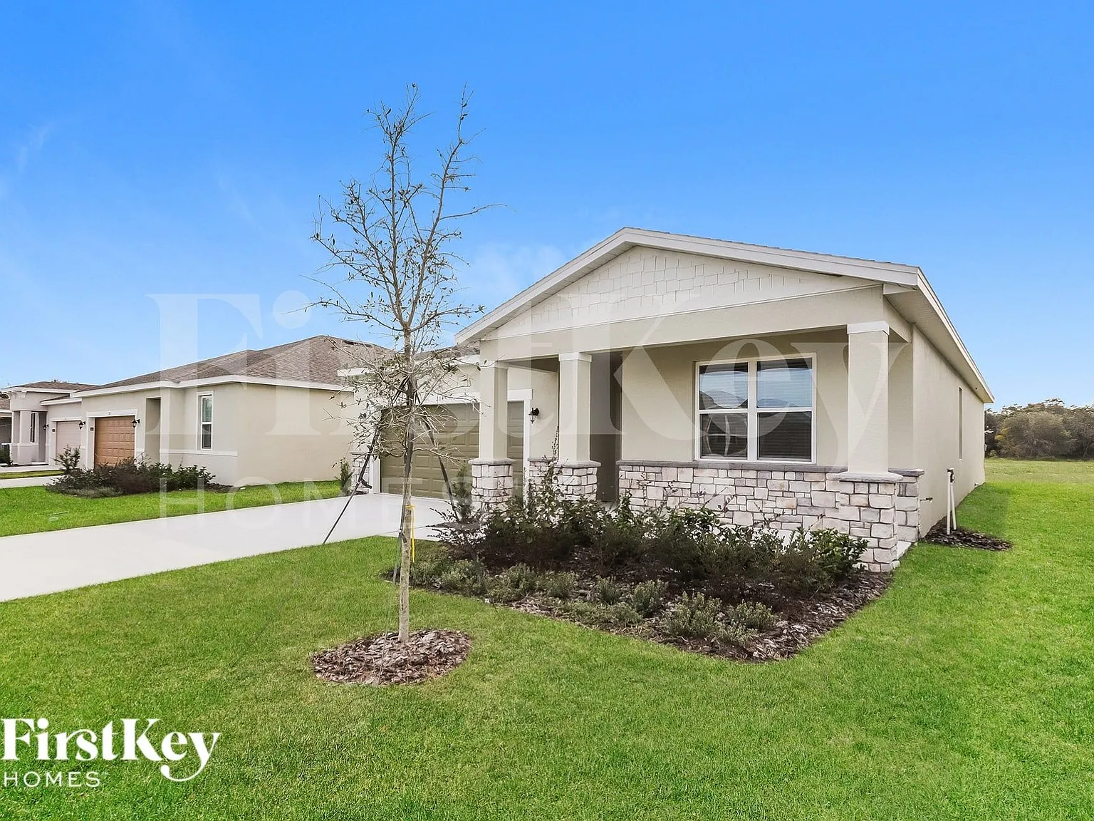 4 bed, 2.0 bath, 1839 sqft, $2,040 — Photo 2