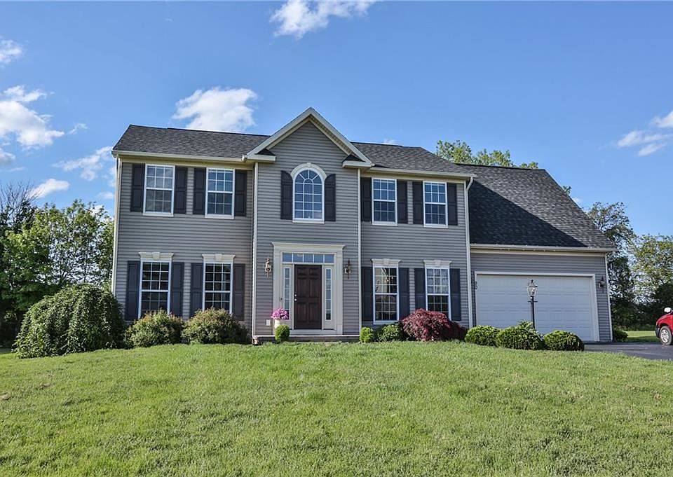 1st image of 90 Woodgreen Dr