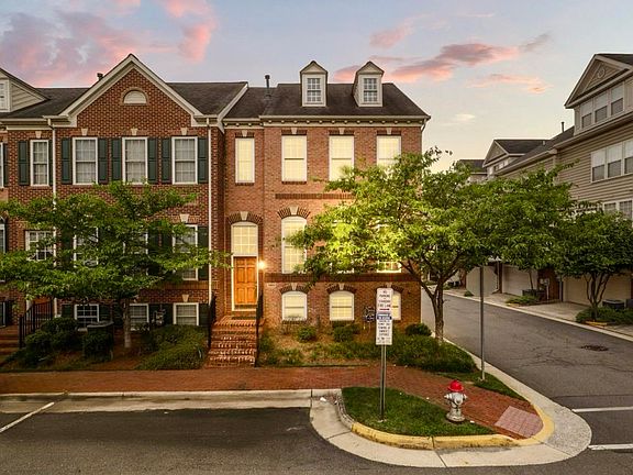 2nd image of 7980 Vigne Ct